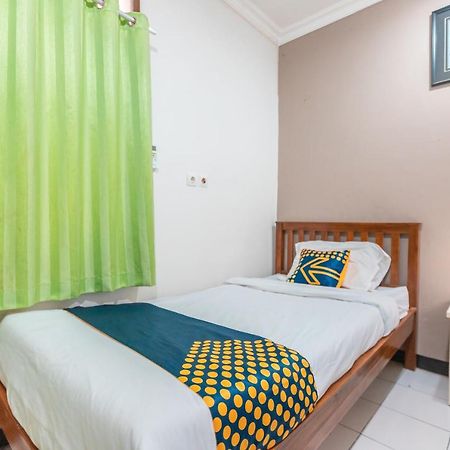 Spot On 2033 Kayumanis Homestay Syariah Cakarta Dış mekan fotoğraf