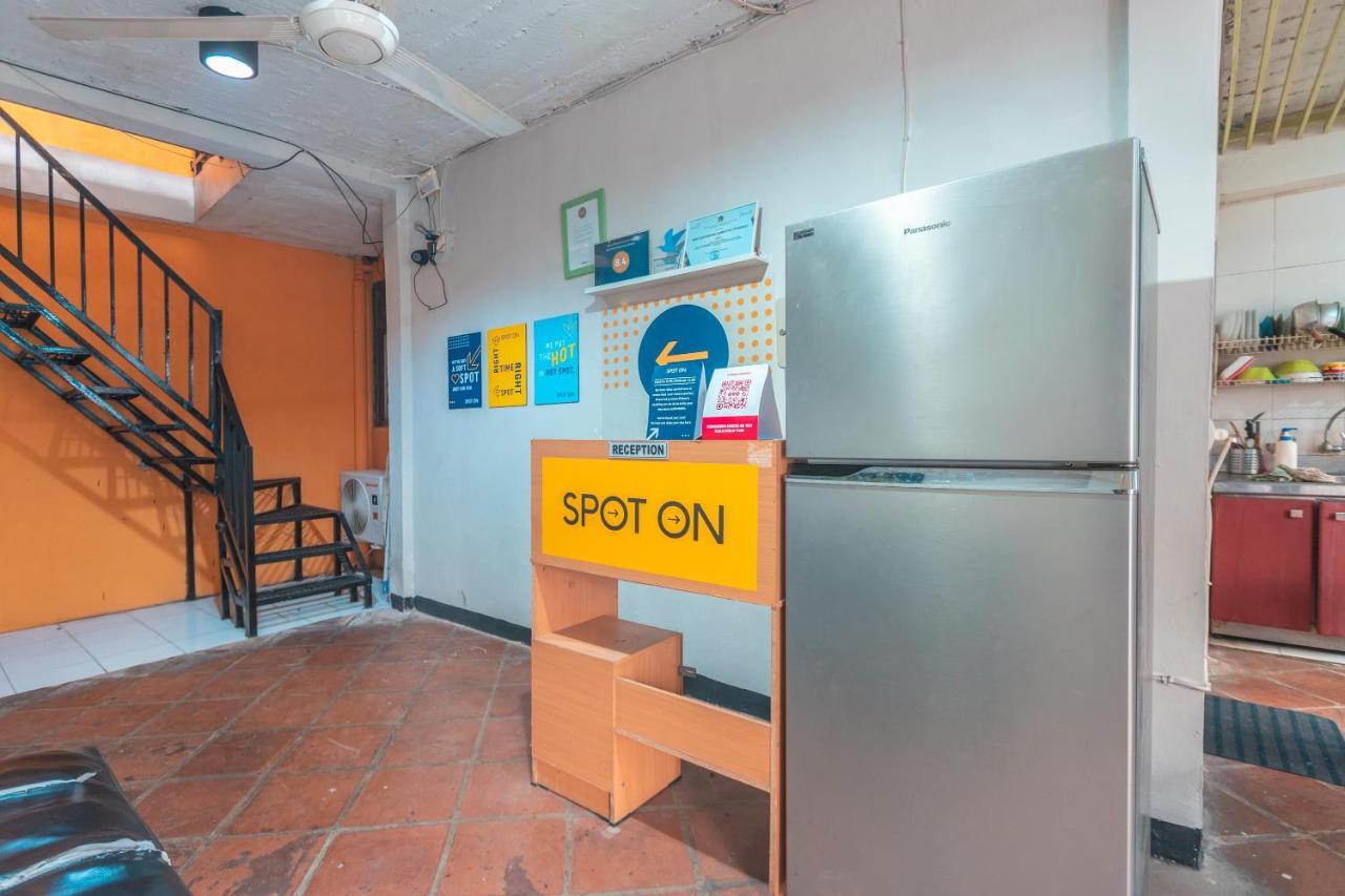 Spot On 2033 Kayumanis Homestay Syariah Cakarta Dış mekan fotoğraf