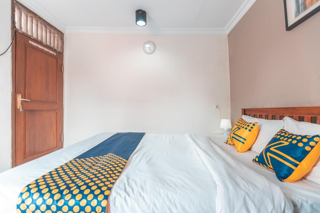 Spot On 2033 Kayumanis Homestay Syariah Cakarta Dış mekan fotoğraf