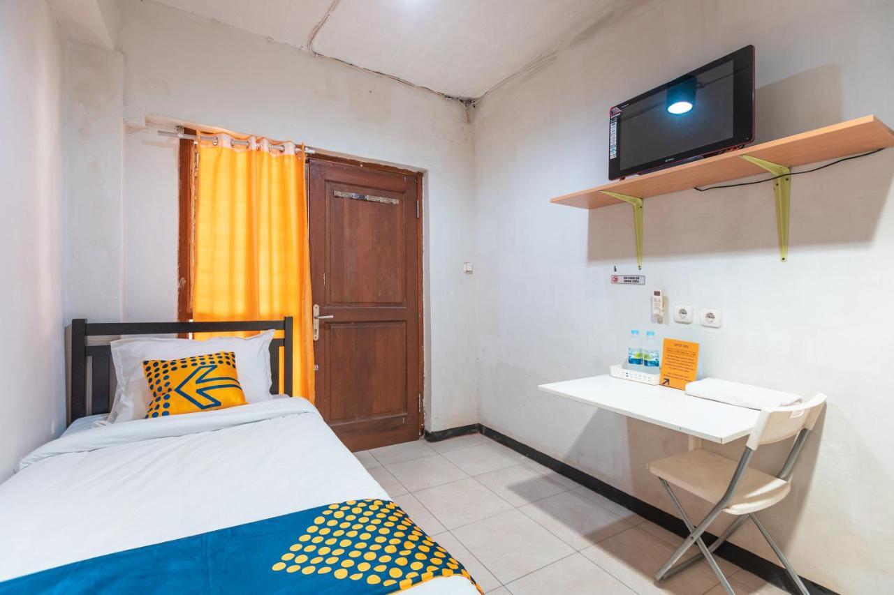Spot On 2033 Kayumanis Homestay Syariah Cakarta Dış mekan fotoğraf