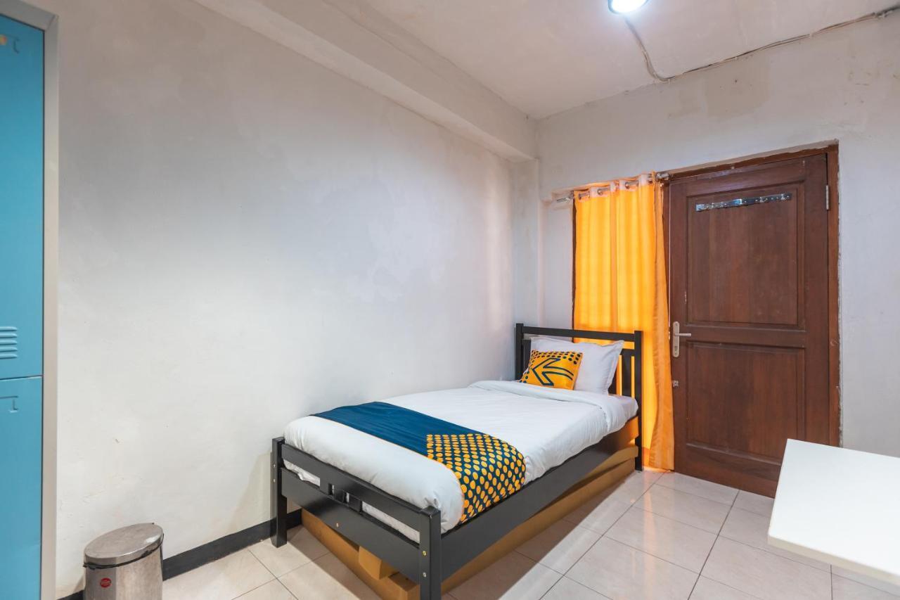 Spot On 2033 Kayumanis Homestay Syariah Cakarta Dış mekan fotoğraf