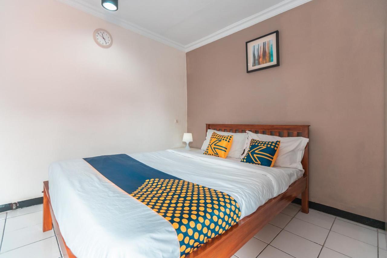 Spot On 2033 Kayumanis Homestay Syariah Cakarta Dış mekan fotoğraf